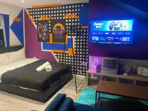 NEW 1Bed Studio Serviced Apartment XBOX 360 Free Netflix Battersea London Perfect for Solo & Coupled Guests, London